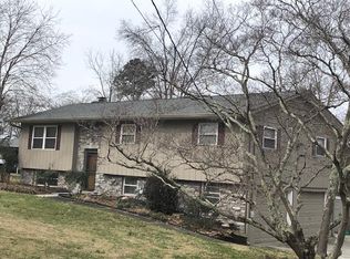 1057 Pinecrest Cir, Lenoir City, TN 37772