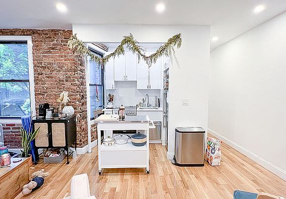 2nd image of 443 E 88th St #14A