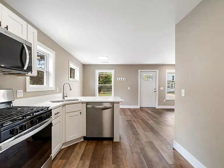 314 N Perrine St — Photo 15