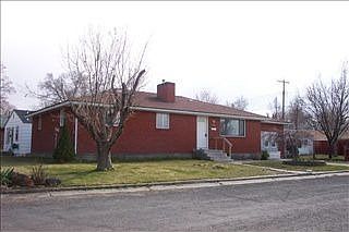 2nd image of 829 9th Ave N