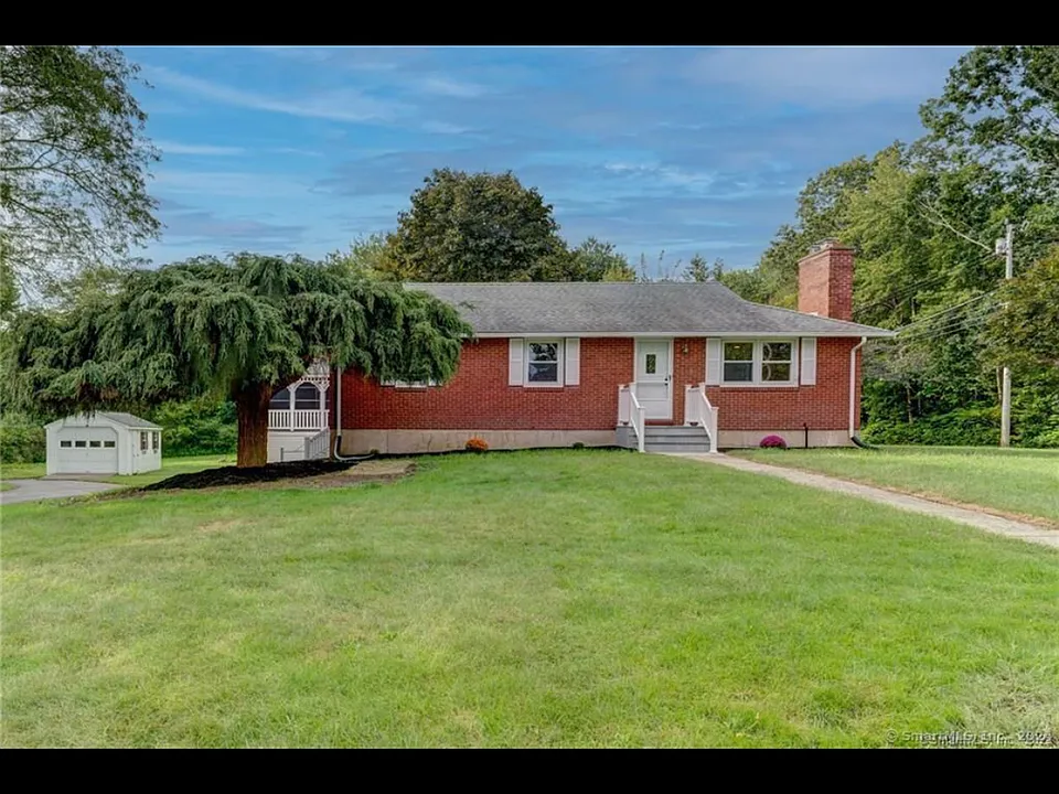 1 Fernwood Dr