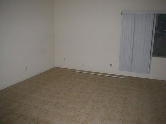 4th image of 9117 W Miami St