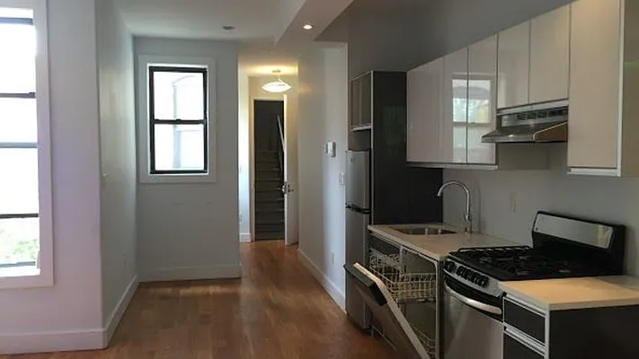 Rented by Nooklyn NYC LLC | media 19