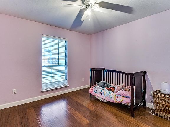 4th image of 509 Waterford St