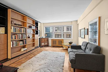 321 East 45th Street