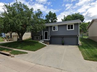 11523 Rambleridge Rd, Omaha, NE 68164