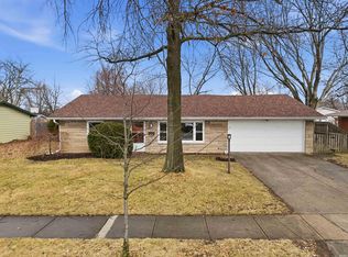 940 Hollyhill Dr, Fort Wayne, IN 46819