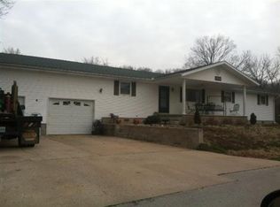 2104 Elm St, Seneca, MO 64865