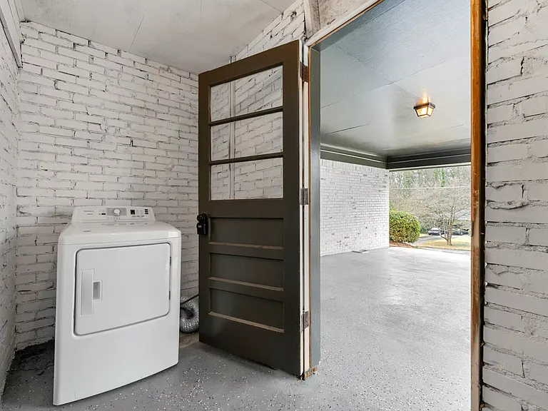 1127 Rogeretta Dr — Photo 15