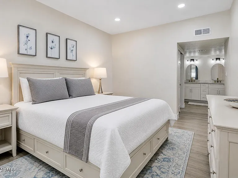 6863 E Kelton Ln — Photo 16