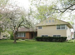 201 E Olive Ave, Prospect Heights, IL