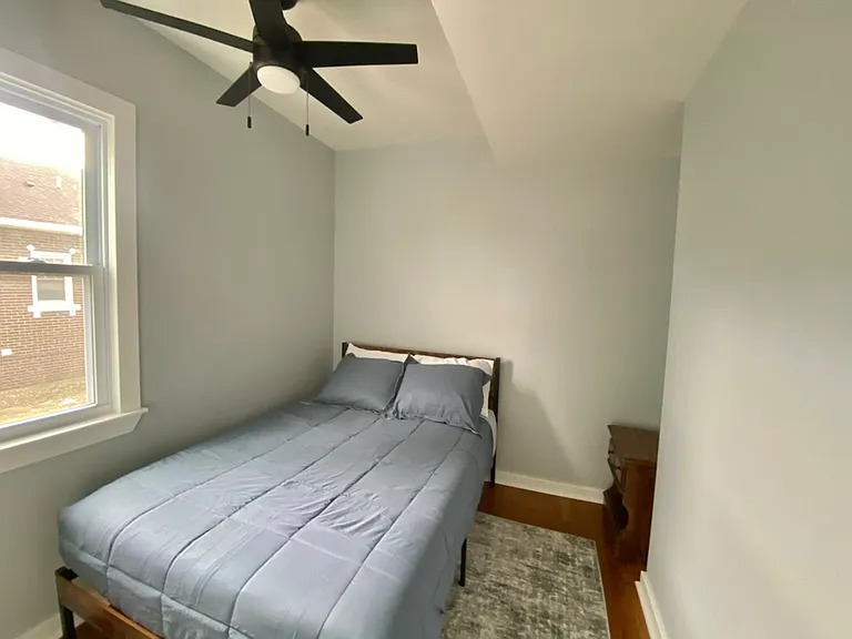 4110 Sheffield Ave — Photo 4