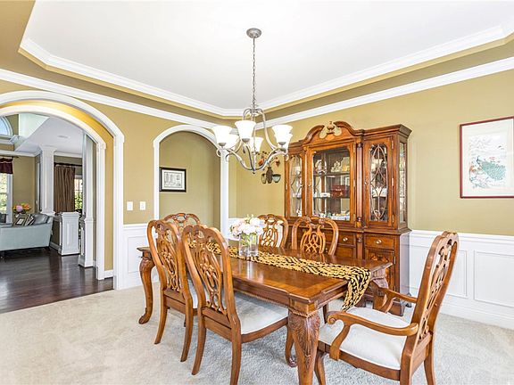 5th image of 3527 Helendale Ct