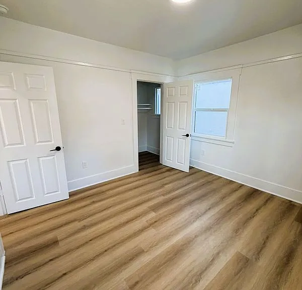 1175 E Broadway — Photo 10