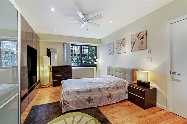 Rented by Compass | media 13