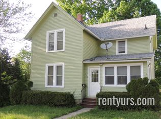 570 W Cedar St, Platteville, WI 53818