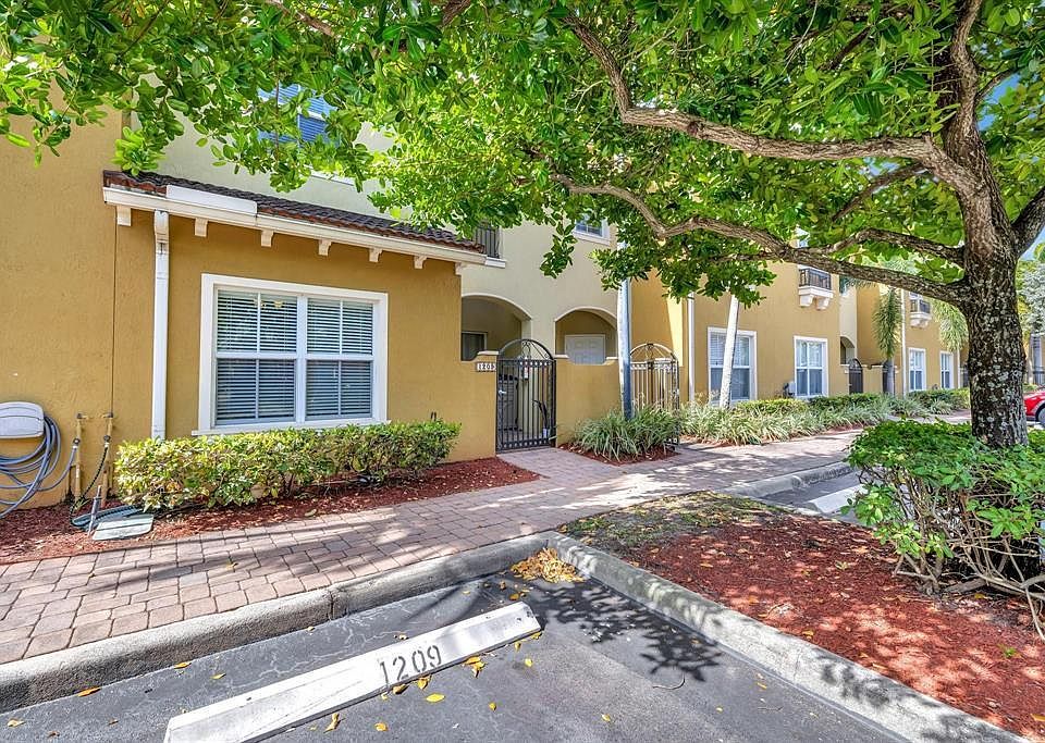 1st image of 2851 W PROSPECT Road #1209
