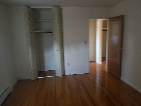 2nd image of 100 Bergen Blvd APT B1-5