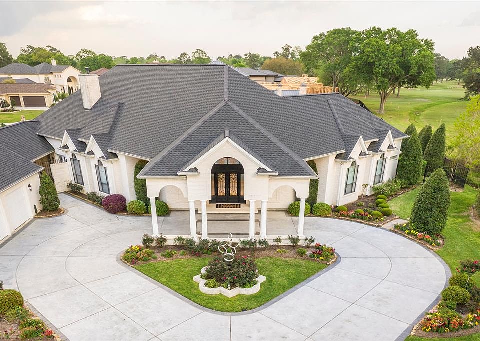 1st image of 2803 Country Club Dr