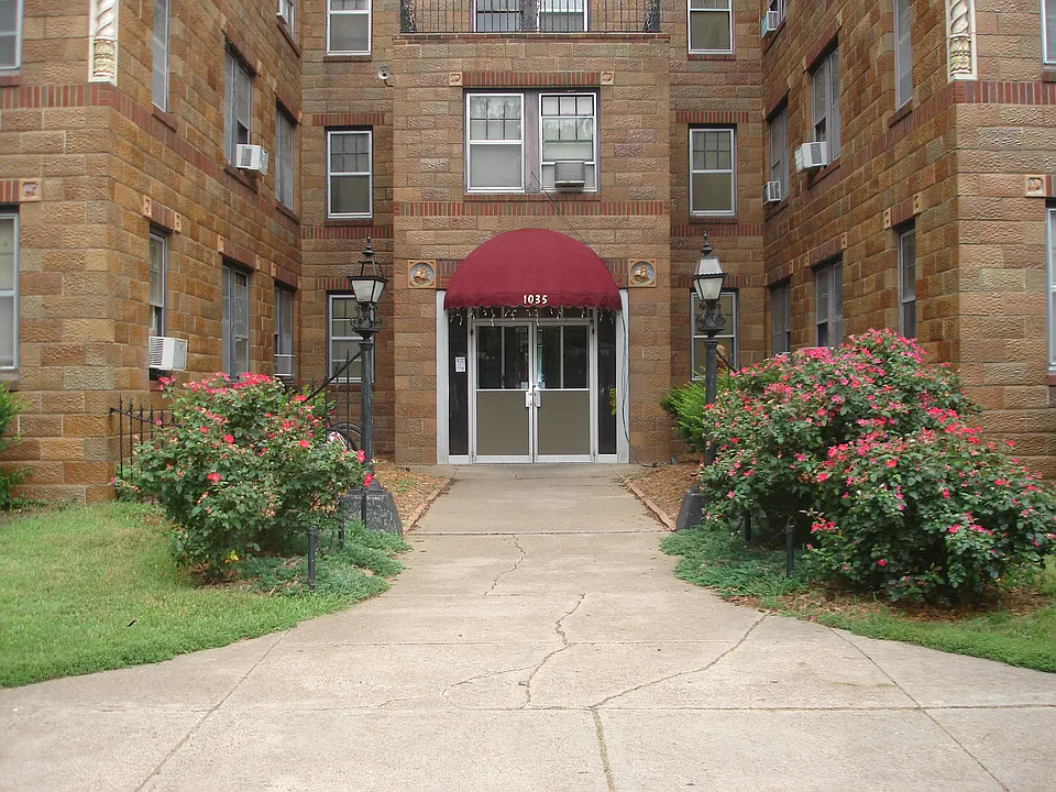 Palisades 1035 S 17th Street