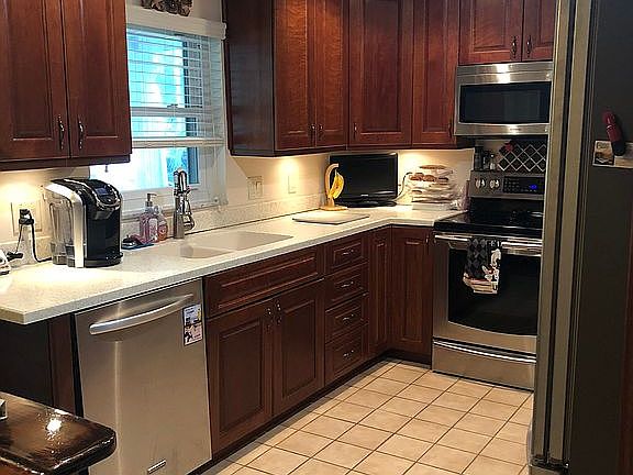 4th image of 500 NW Magnolia Cir