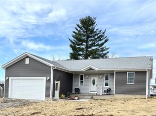 77 1st St, Vincent, OH