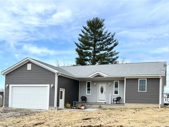 77 1st St, Vincent, OH 45784