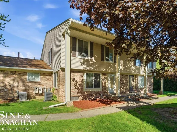 31627 Breezeway, Chesterfield, MI 48047