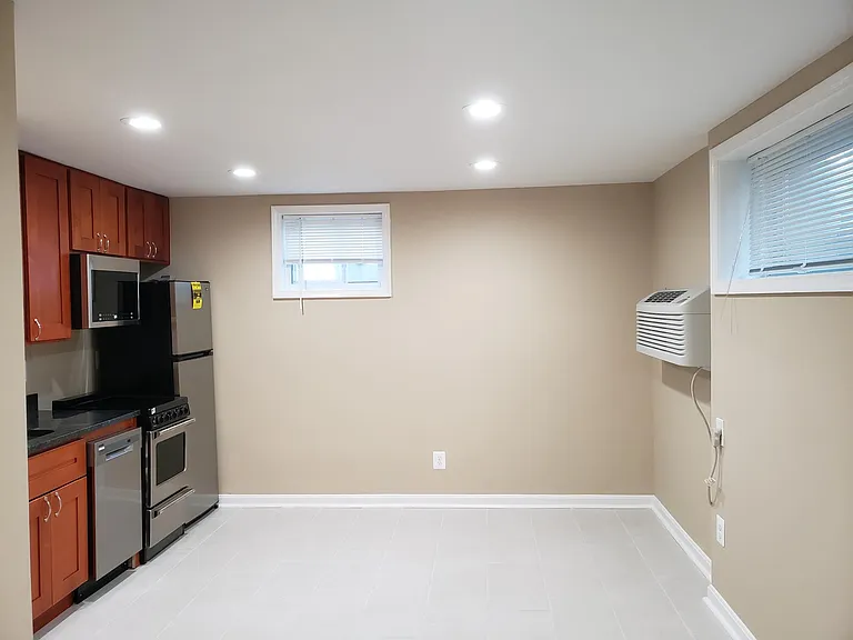 3520 W Pl NW #L12 — Photo 3