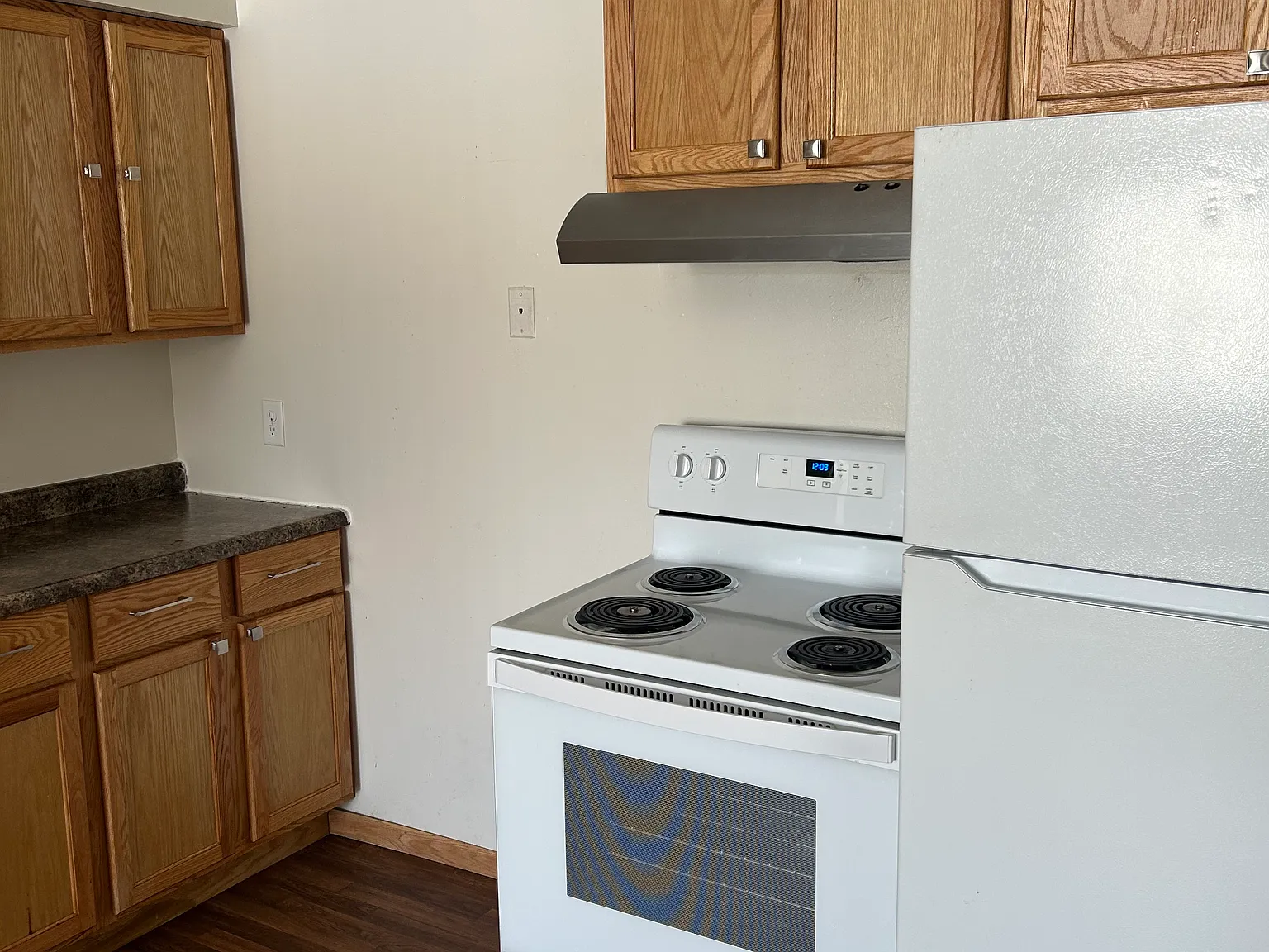 2 bed, $875 — Photo 3