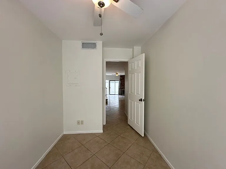 22865 Del Valle St #6 — Photo 13