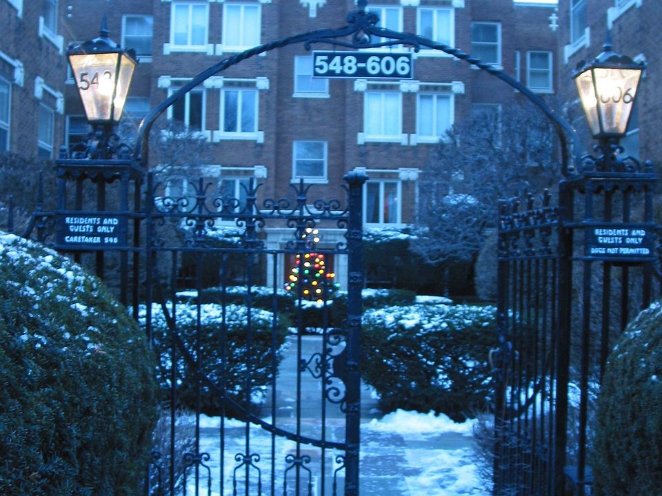 1st image of 600 Michigan Ave APT 1