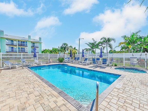 3rd image of 205 Marcdale Blvd