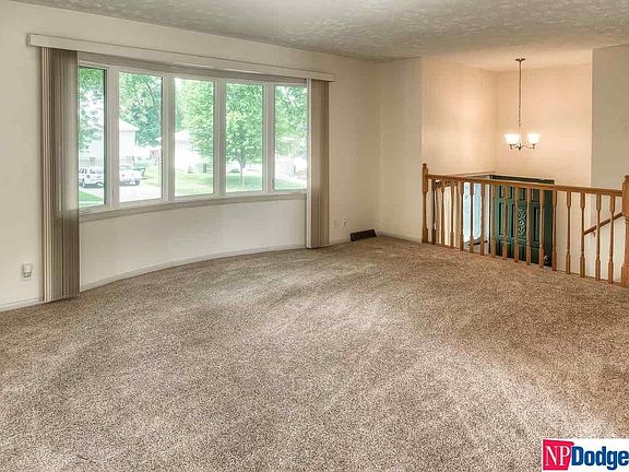 5th image of 1127 Parc Dr