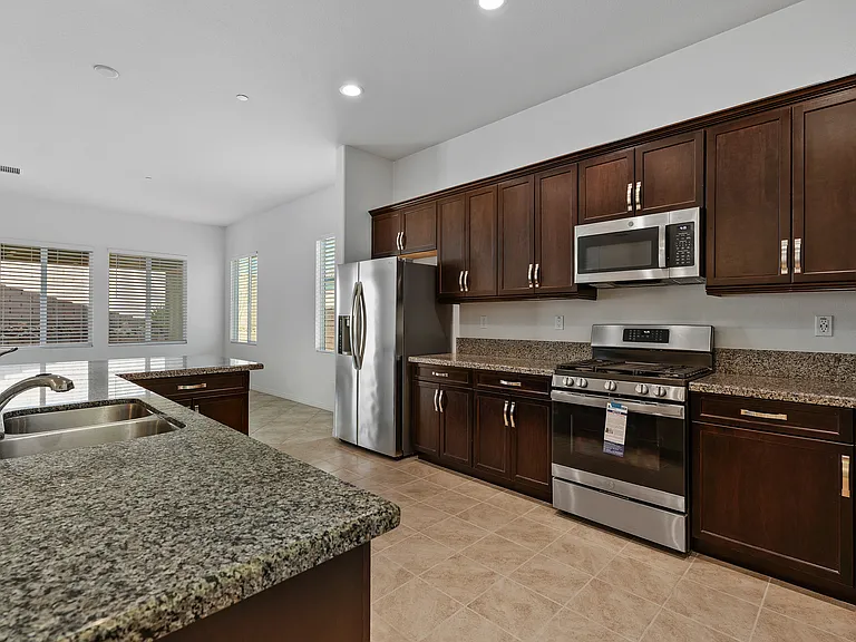 43720 Vacanza Ct — Photo 10