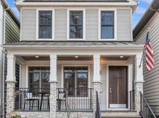 1909 W Newport Ave, Chicago, IL 60657
