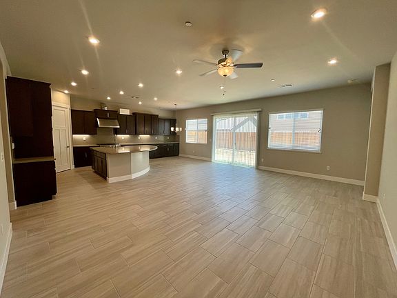 4th image of 5556 Grevillea St