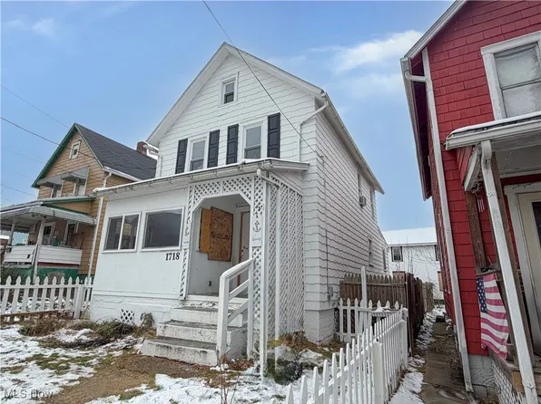 1718 4th St NE, Canton, OH 44704