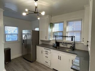 5008 7th Ave NE, Seattle, WA 98105