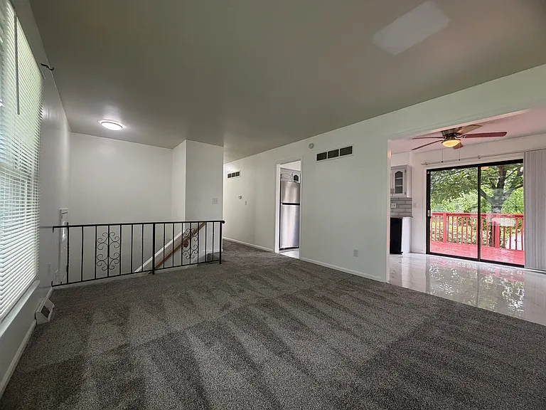 1208 S Mayview Ave — Photo 5