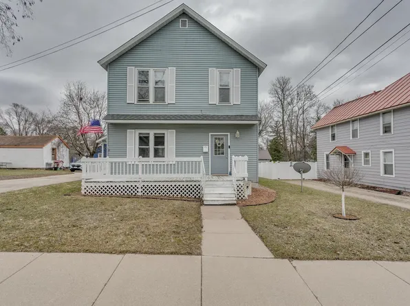 310 Waupaca St, Waupaca, WI 54981