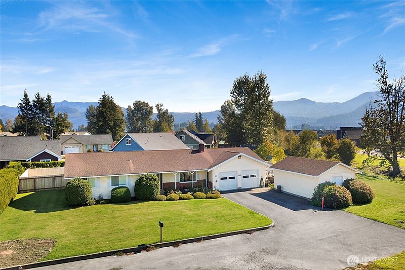 2nd image of 1440 Sumas Avenue