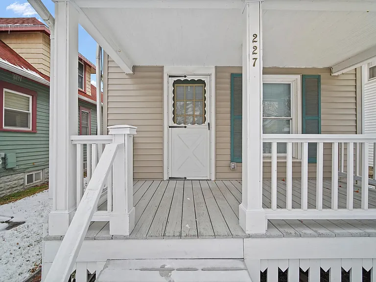 227 Regent St — Photo 2