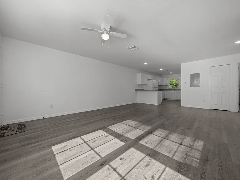 1537 NE 14th St — Photo 18