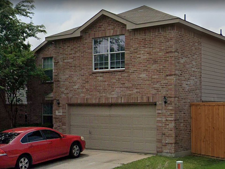 1st image of 2011 Club Oak Dr