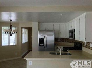26830 Hummingbird Cir, Santa Clarita, CA 91351