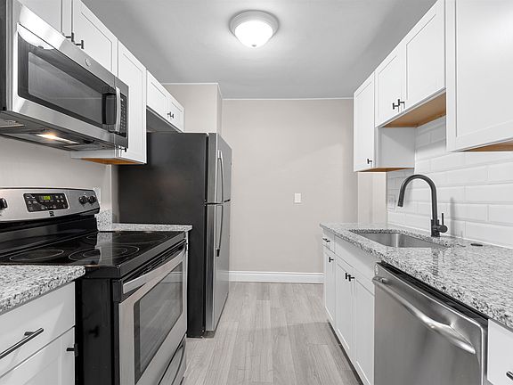 4th image of 20237 Midway Ave
