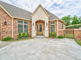 1203 Villas Creek Dr, Edmond, OK 73003