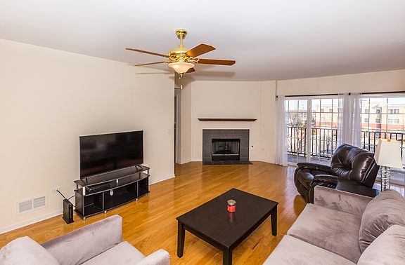 3rd image of 49 Old Frankfort Way APT 309