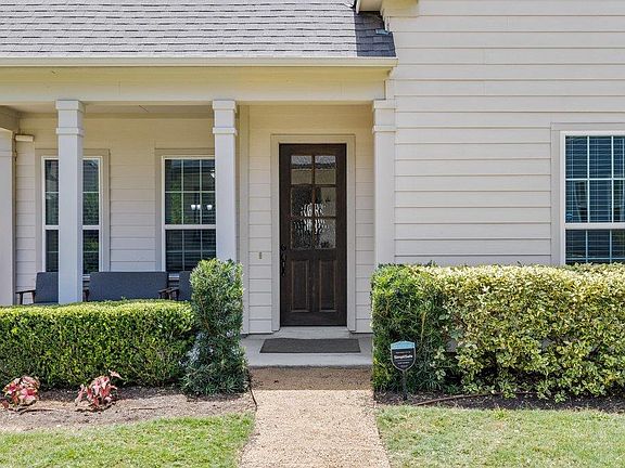 2nd image of 1174 Grant Wood Ave